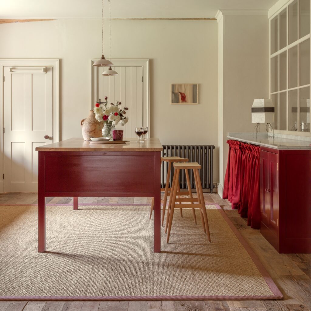 Sisal Kayal Pamba rug with a Twill Rudu border
