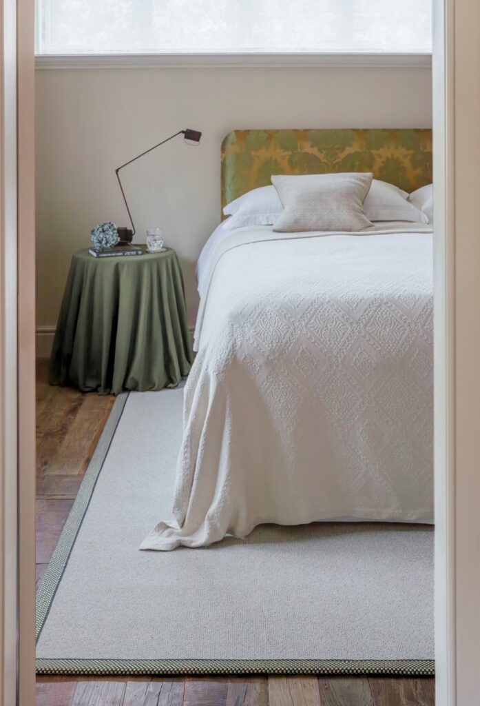 Wool Tweed Fortrose bespoke rug with a Chequers Churchill border
