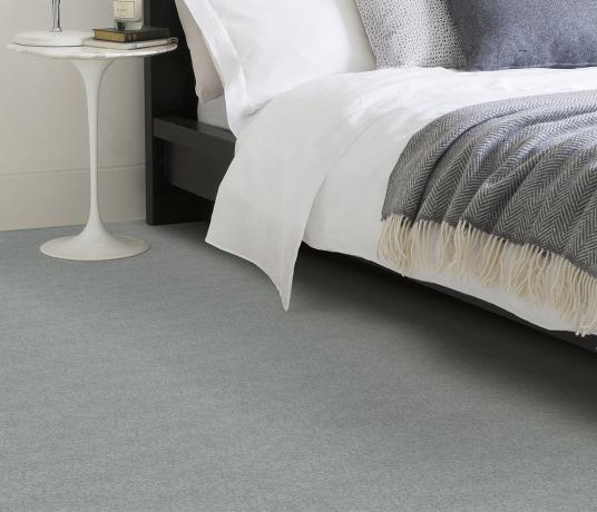 Plush Velvet Aquamarine Carpet 8207 in Bedroom
