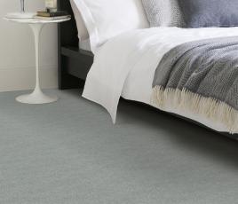 Plush Velvet Aquamarine Carpet 8207 in Bedroom thumb