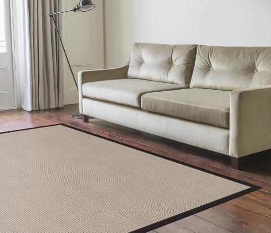 Mabel Wool Rug in Living Room