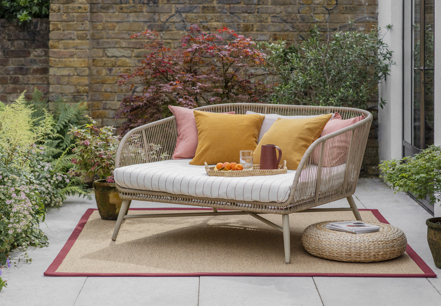 Anywhere Ca-rPET Panama Bespoke Rug with an Anywhere Red Baron Border